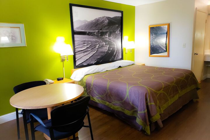 Room 34 of 46