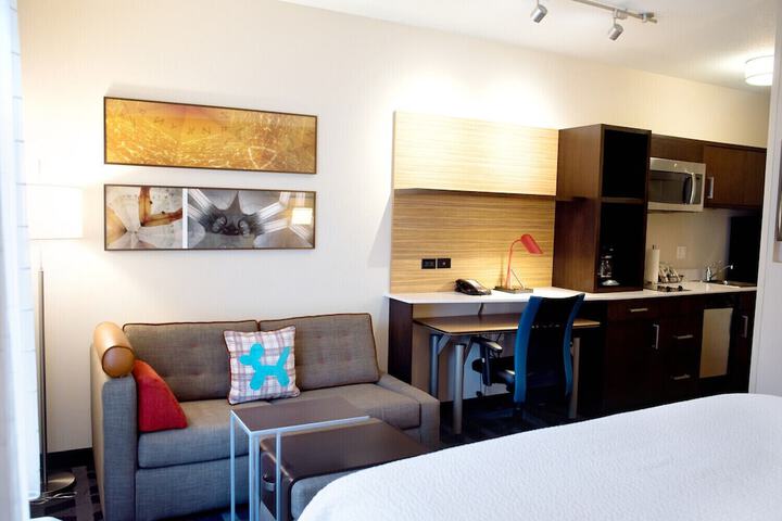 Room 32 of 51