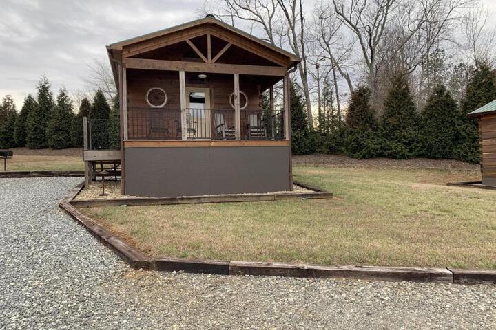 Moore Road Cabin 2 Pet Friendly