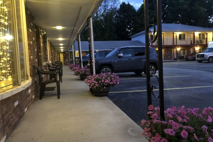 Rolling Hills Motel
