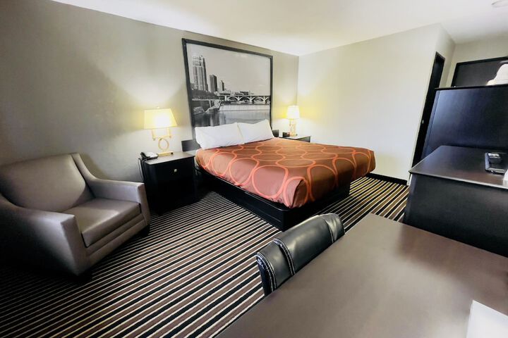 Room 18 of 65