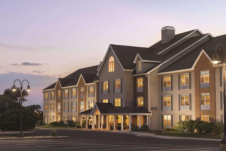 Country Inn & Suites by Radisson Madison, WI