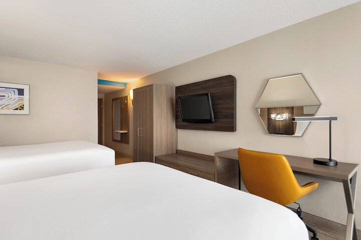 Holiday Inn Express Hotel & Suites Fredericksburg by IHG