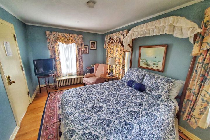 Montague Inn