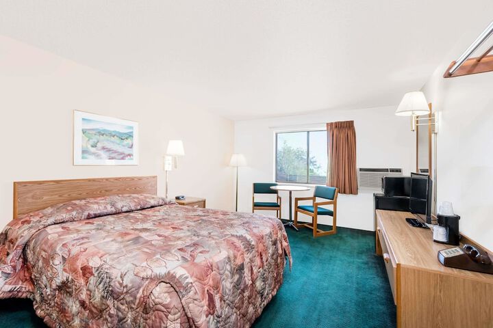 Room 11 of 15