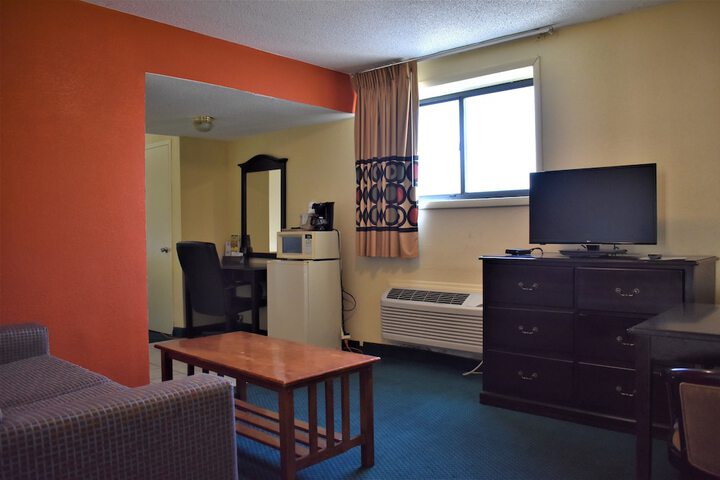 Room 16 of 22