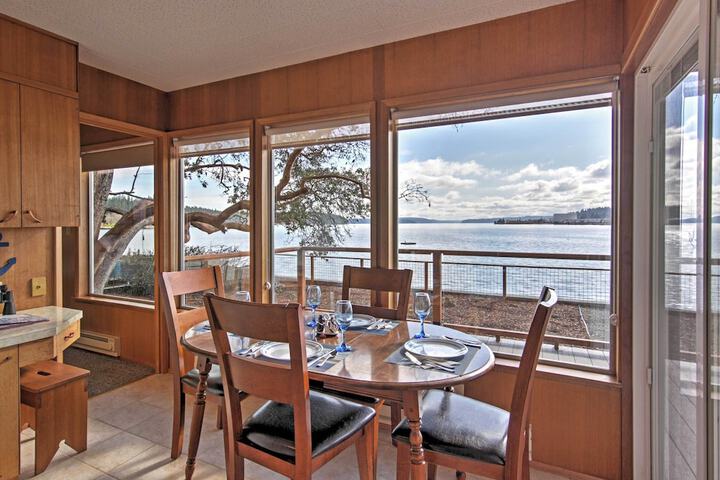 Gorgeous Poulsbo Waterfront Home on Liberty Bay!