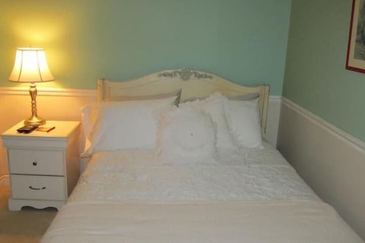 Room 7 of 32