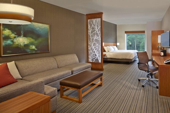 Room 13 of 21