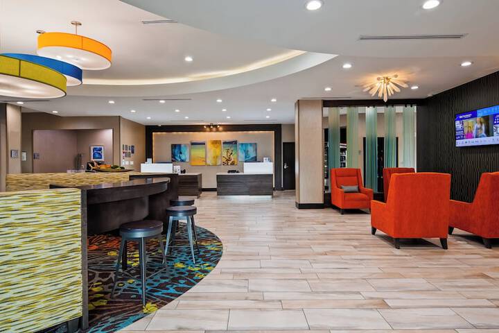 Holiday Inn Express & Suites Pasadena Houston Southeast by IHG