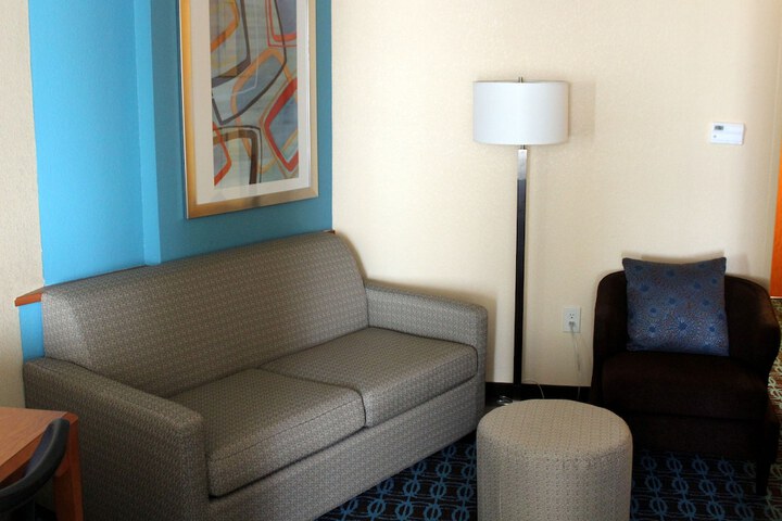 Fairfield Inn & Suites Seymour