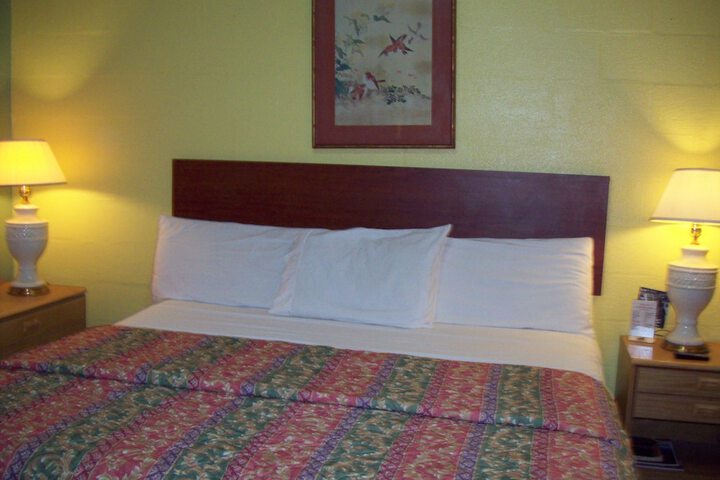 Room 6 of 40