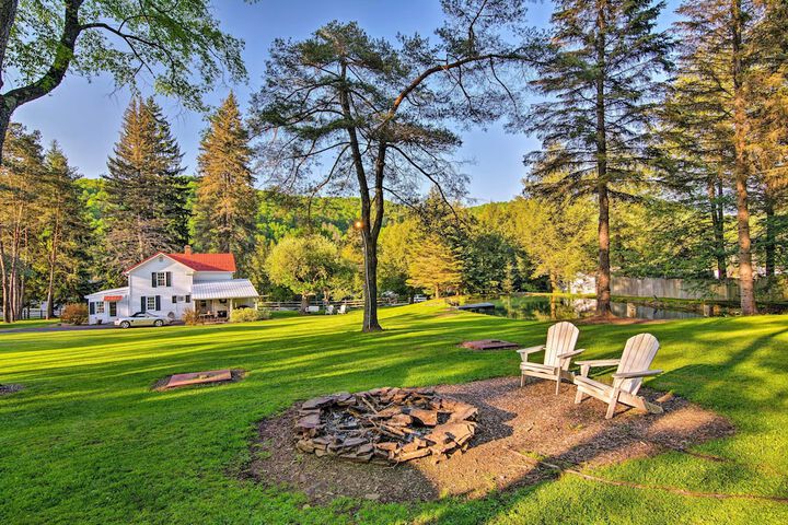 3-acre Lodge w / Snowmobile & Four-wheeling Trails