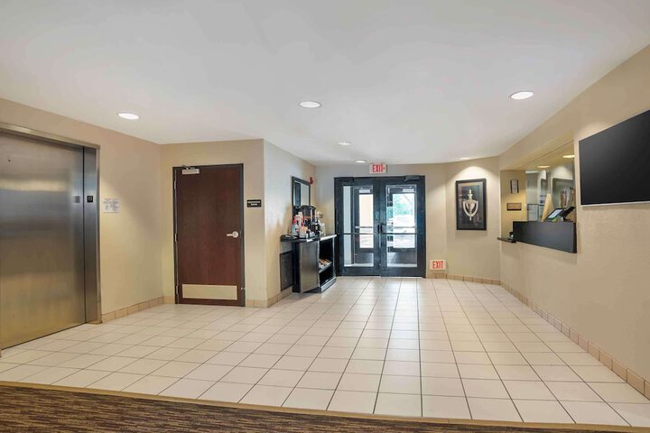 Hotel Interior 11 of 27