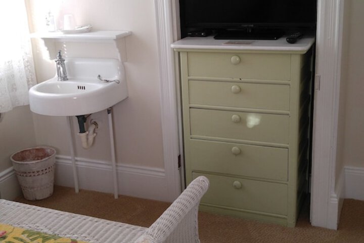 Island Guest House B & B