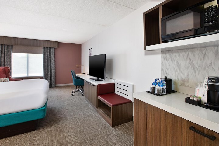 Hilton Garden Inn Chesapeake / Greenbrier