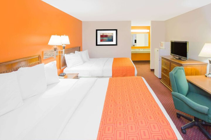 Room 15 of 23
