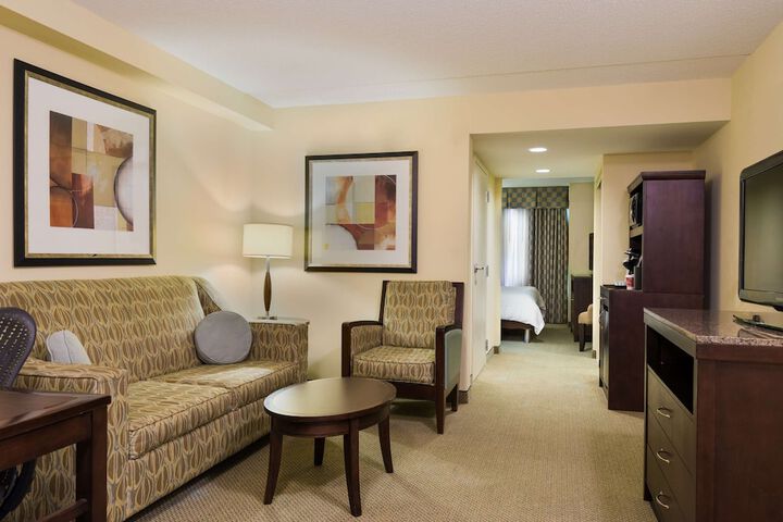 Room 13 of 37