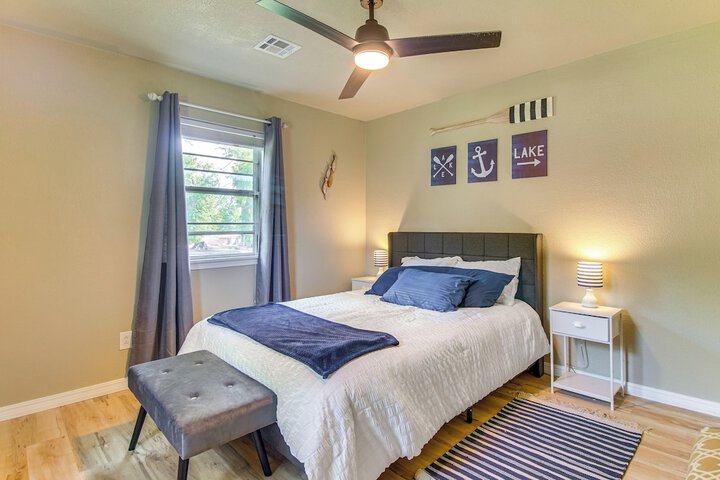 On-site Lake Access: Pet-friendly Vinita Home