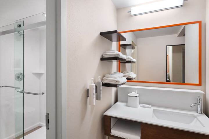 Room 15 of 30
