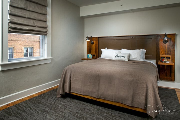 Room 22 of 48