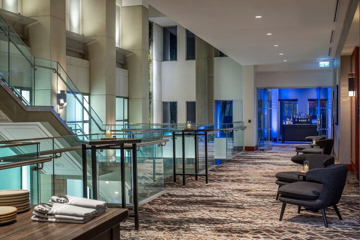 Delta Hotels by Marriott Vancouver Downtown Suites - Downtown Vancouver