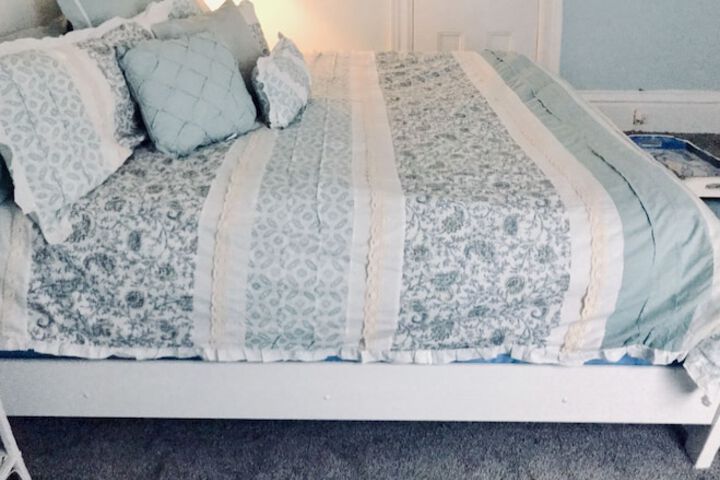 Room 65 of 83