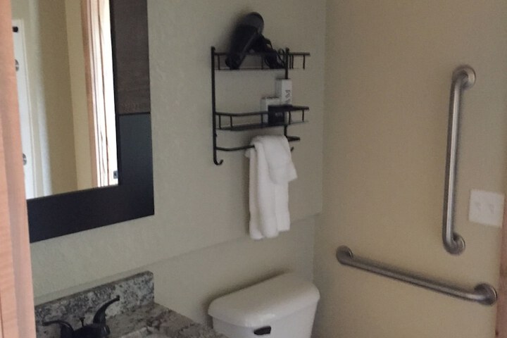 Room 40 of 70