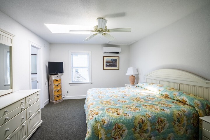 Ocracoke Harbor Inn