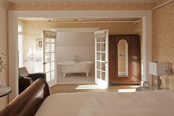 Room 14 of 15