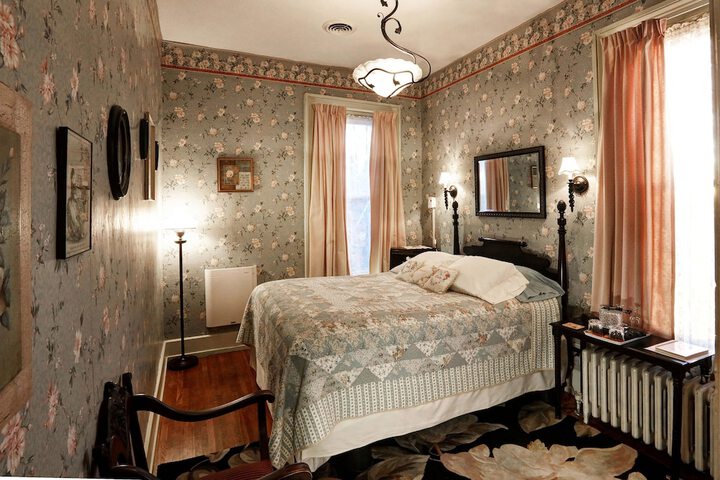 Room 27 of 46