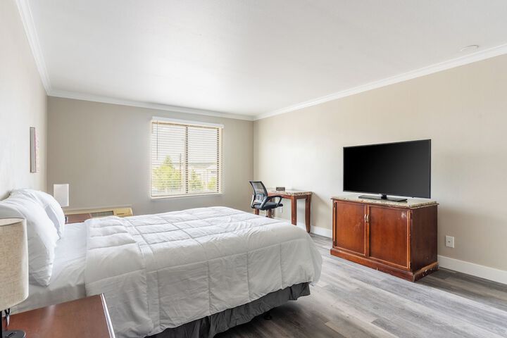 Room 70 of 82