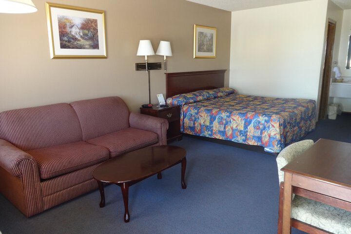 Room 7 of 18