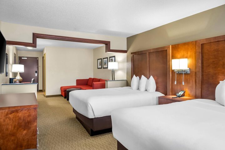 Comfort Suites Grand Rapids North