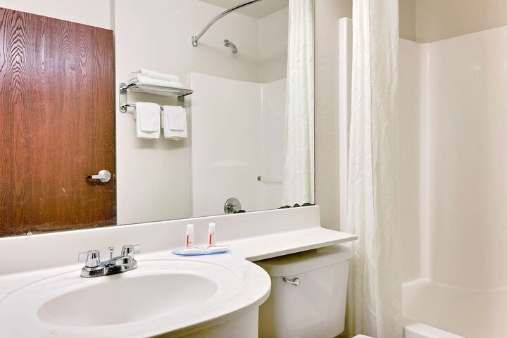 Room 21 of 53
