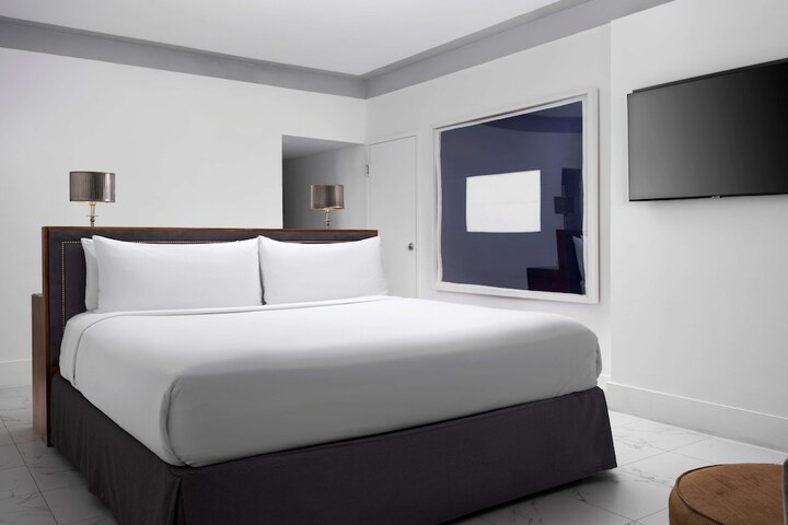 Nautilus Sonesta Miami Beach