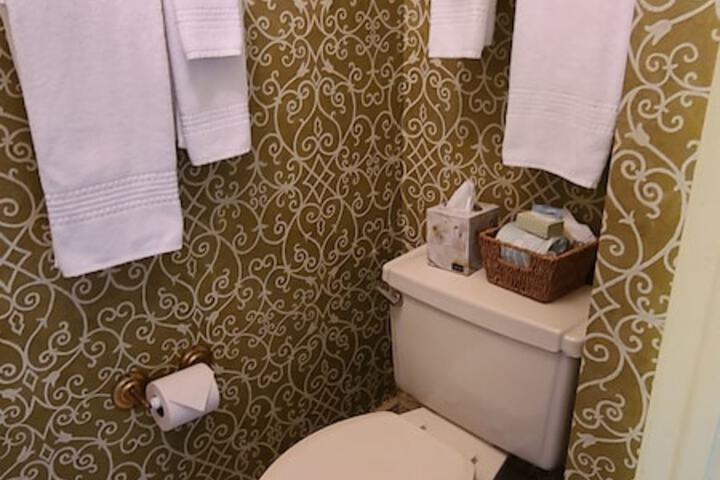 Room 36 of 61