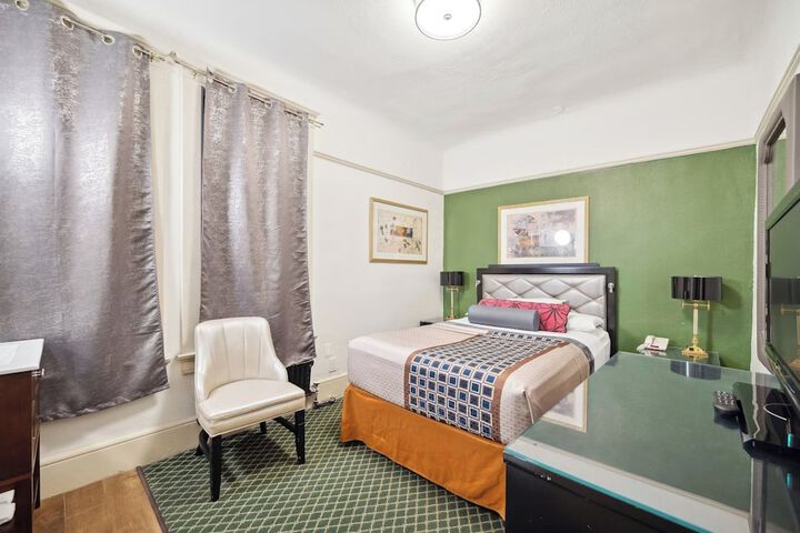 Room 41 of 68