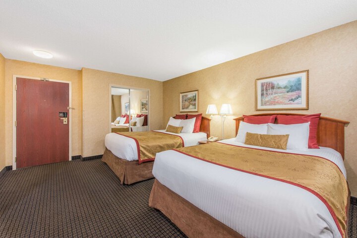 Room 14 of 28