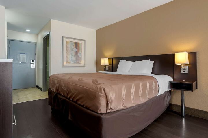 Room 16 of 30