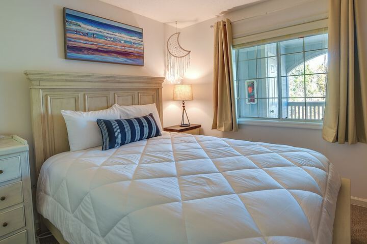 Little River Condo With Balcony & Pool Access!