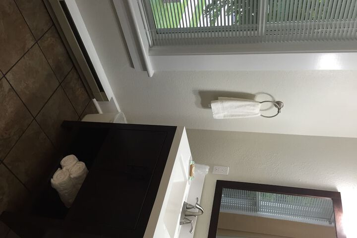 Naders Motel & Suites