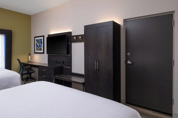 Holiday Inn Express & Suites Lakeland South by IHG