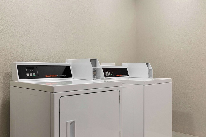 Days Inn by Wyndham Hillsboro