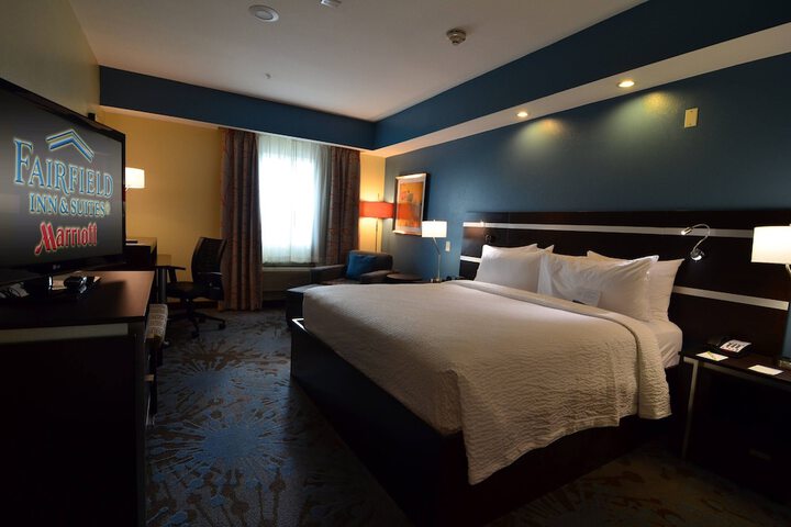 Room 17 of 27