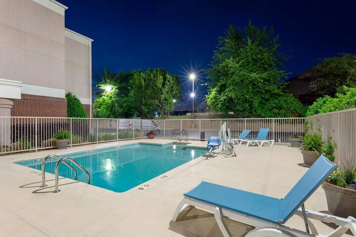 Comfort Suites Oxford I-20 exit 188