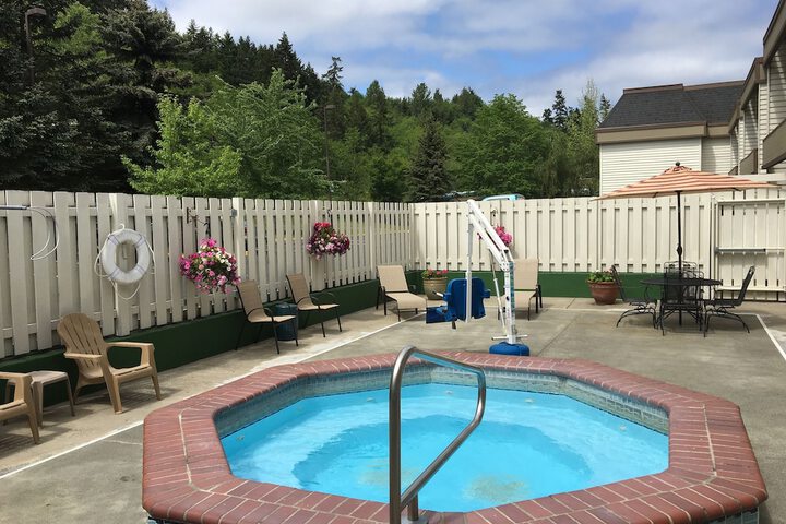 GuestHouse Inn & Suites Hotel Poulsbo