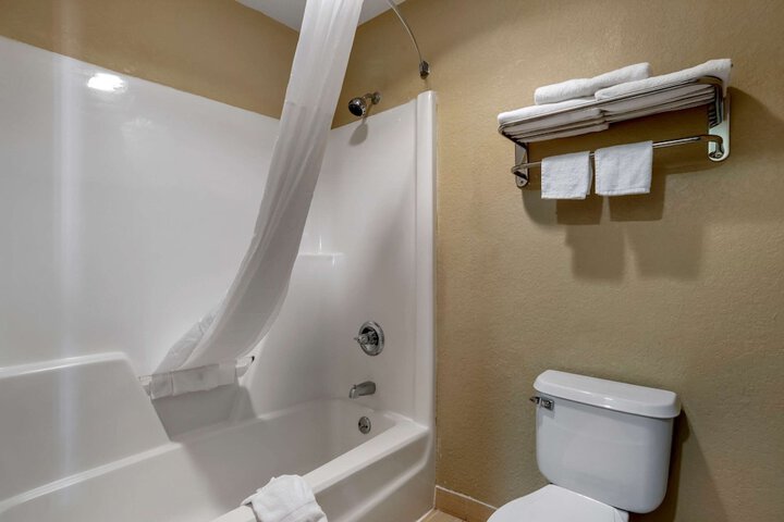 Room 12 of 30