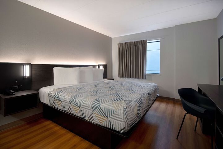 Room 16 of 27