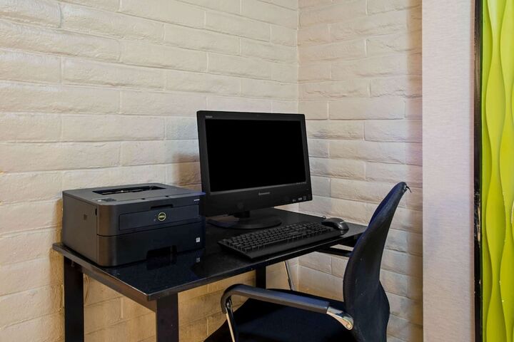 Business Center 38 of 38